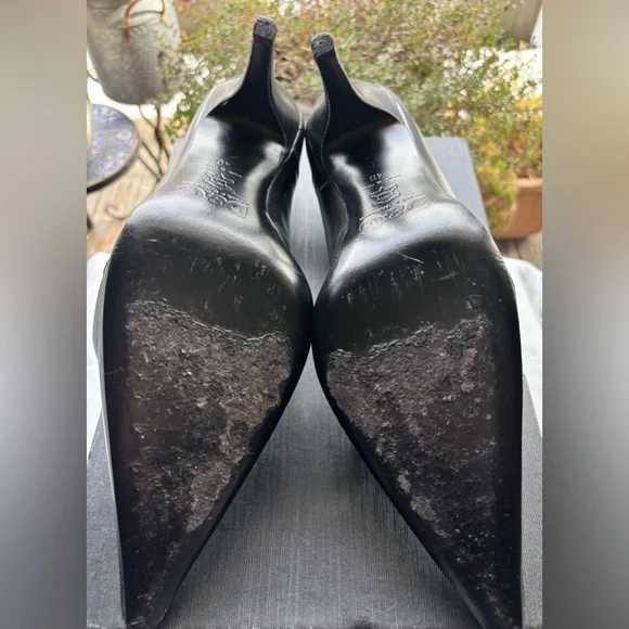 Vintage Dolce & Gabbana (D&G) Pointed Toe Heels
EU 40 | US 10
Made in Italy - Picture 9 of 9